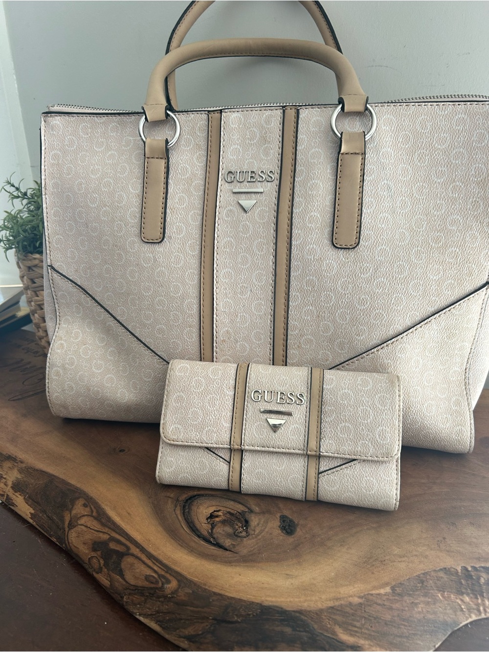 Guess Oversize Pink Beige monogram print tote bag matching trifold wallet